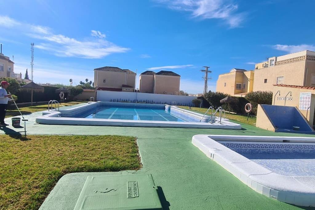 Bungalow Avec Piscine Торевьиа Экстерьер фото